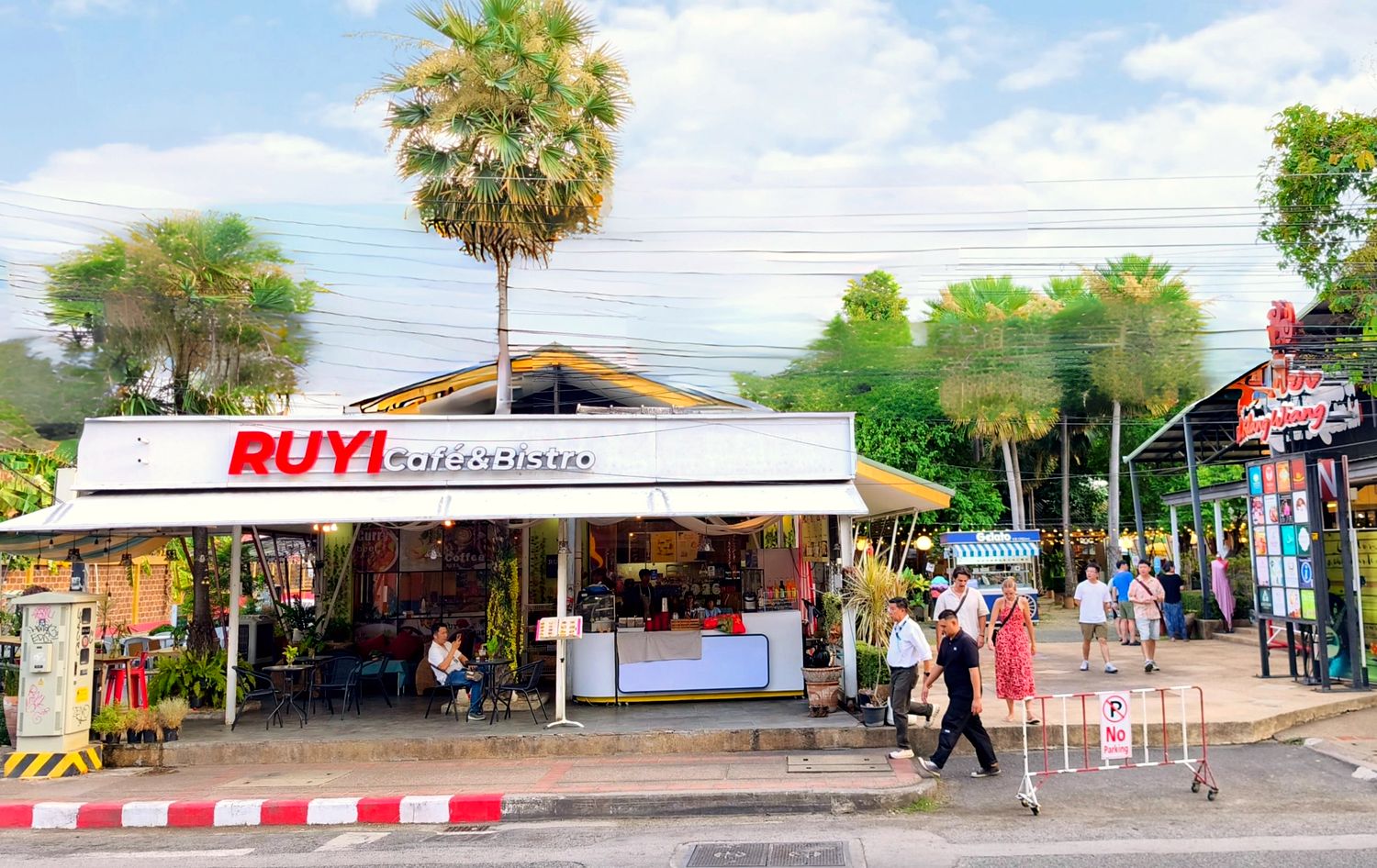 Ruyi Café & Bistro on Rachadamnoen Road by day